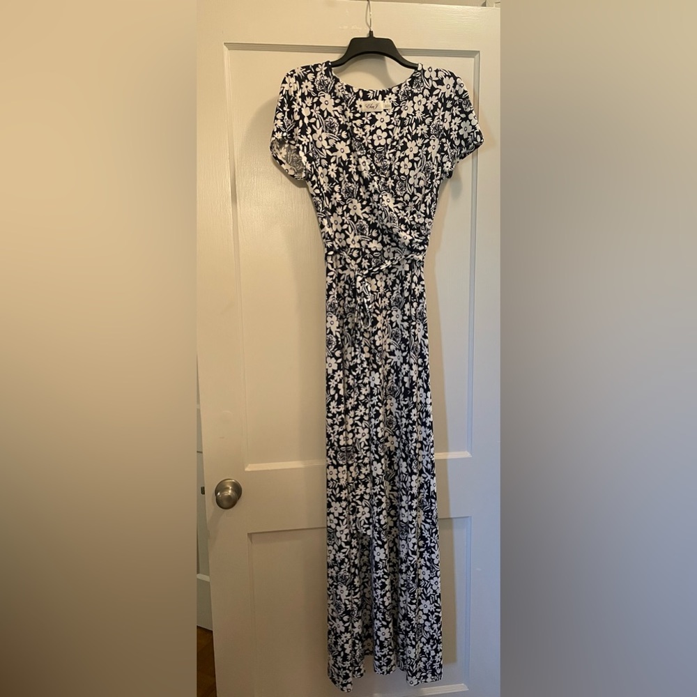 Eliza J Faux Wrap Black & White Floral Tie Waist NWOT Maxi Dress Size 6